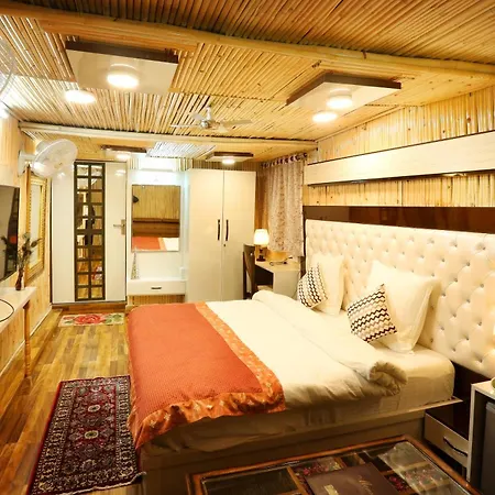 Golden Homestay-3